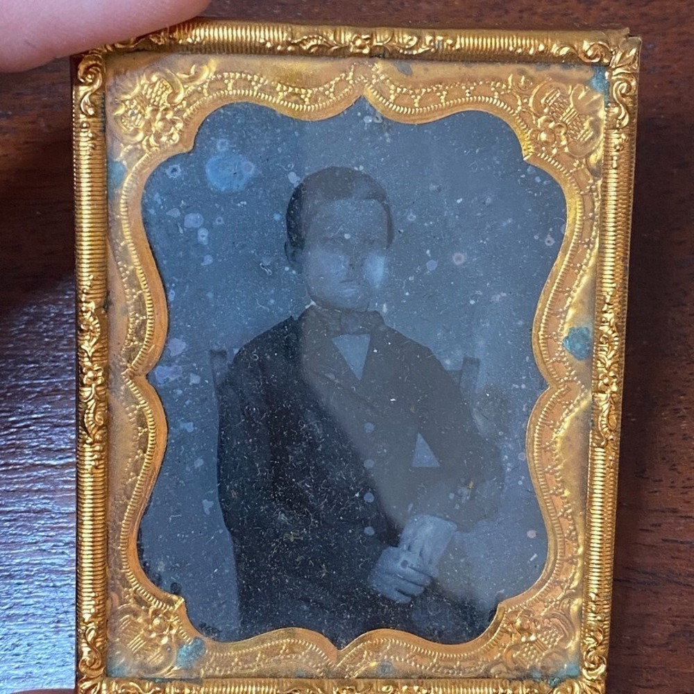 Antique Victorian Ambrotype Photo Young Boy in Ornate Brass Frame 1/9 Plate - Picture 2 of 4